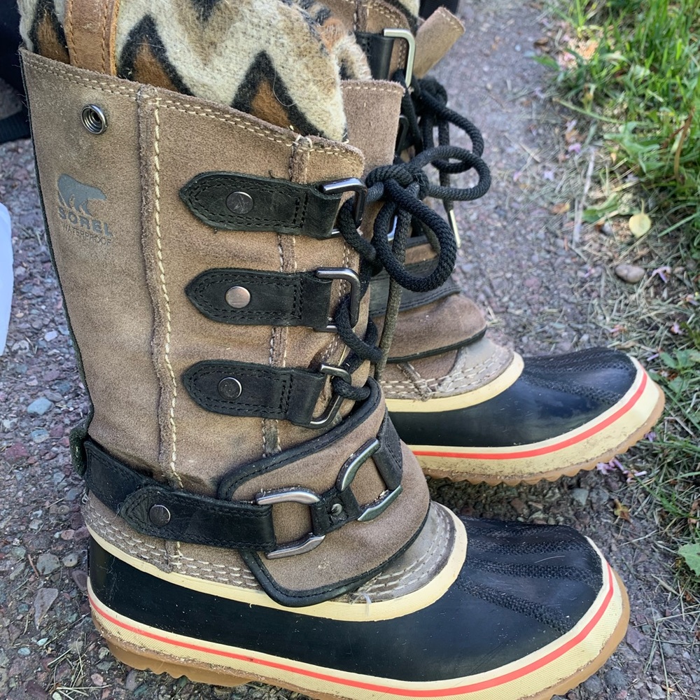 Women’s unique Aztec wool pattern Sorel boots